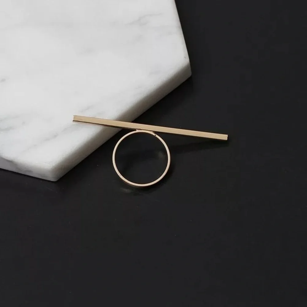 3/$30 💛🤍 Metal Bar Ring